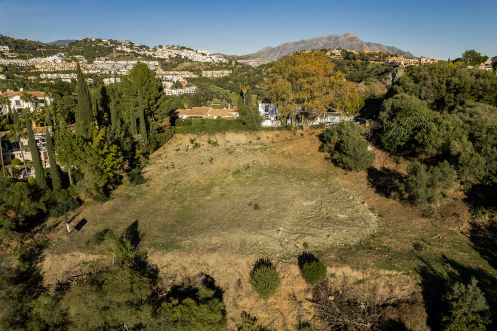 Residential Plot Benahavís Málaga - image 4