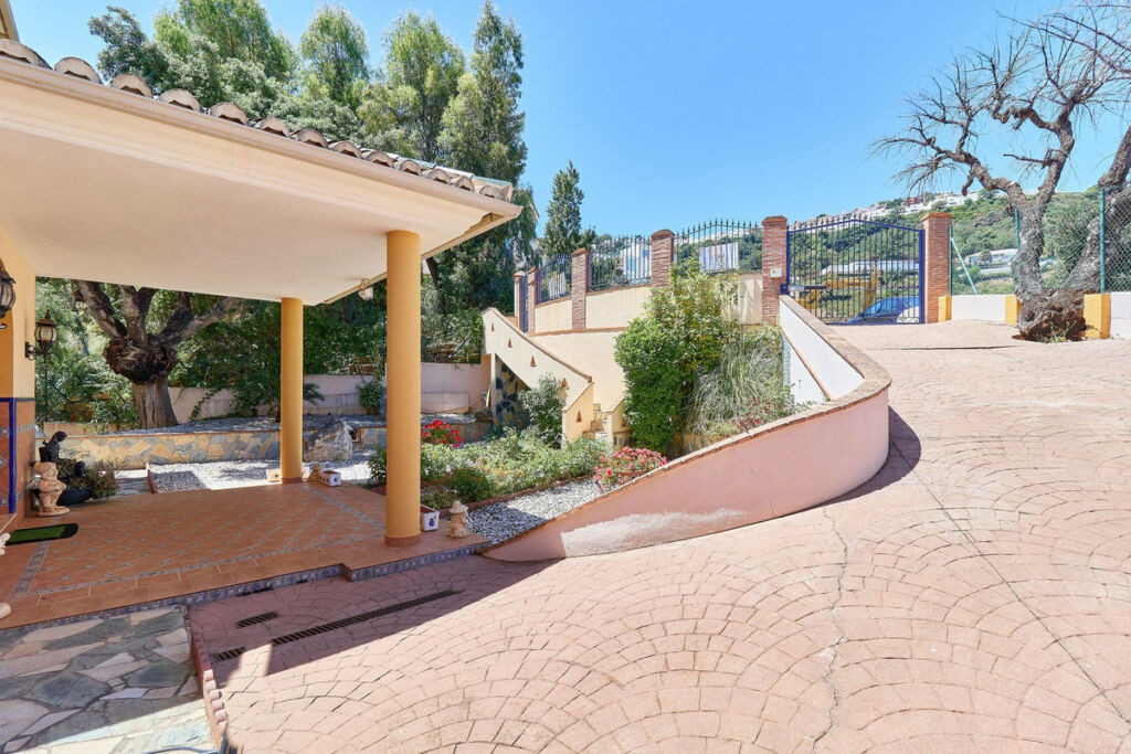 Detached Villa La Mairena Málaga - image 40