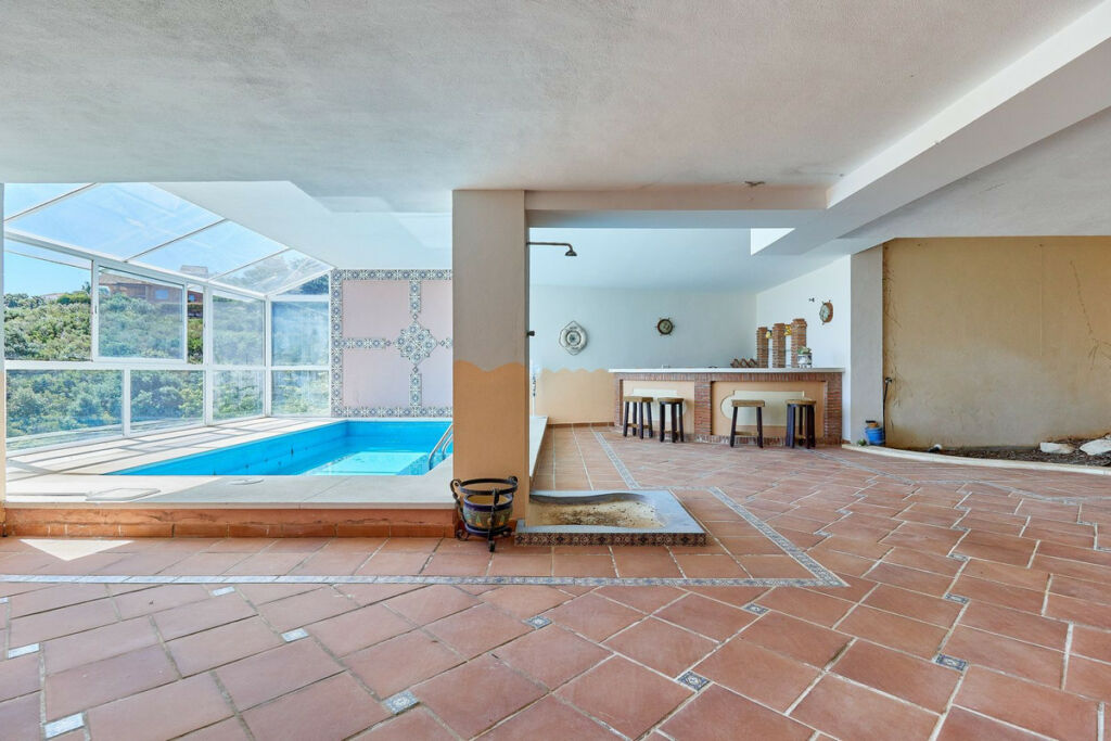 Detached Villa La Mairena Málaga - image 5