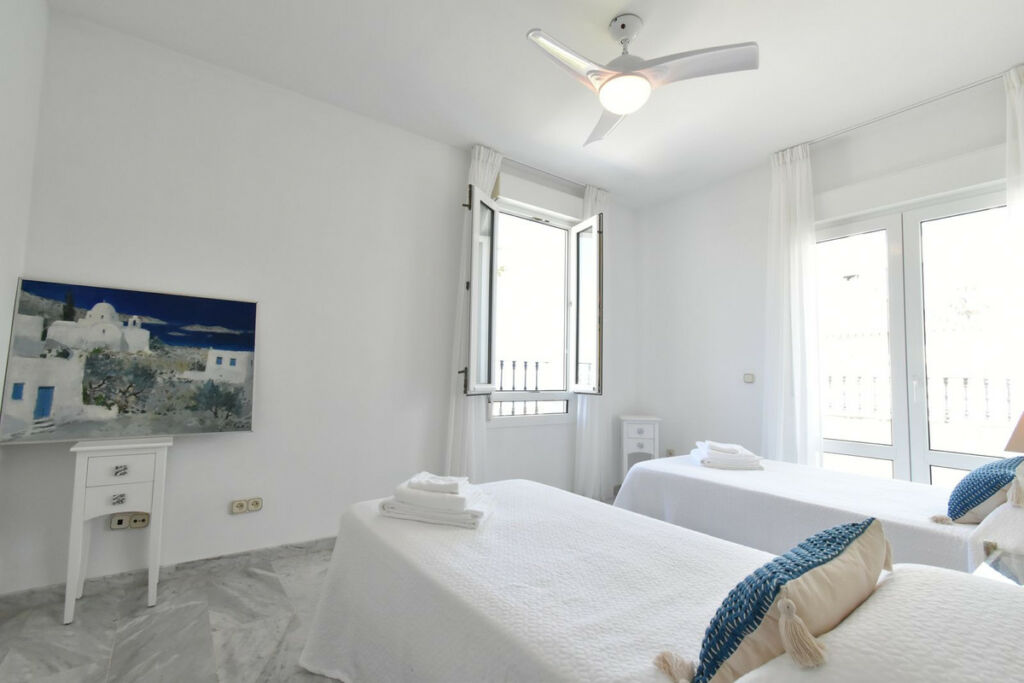 Detached Villa Manilva Málaga - image 6