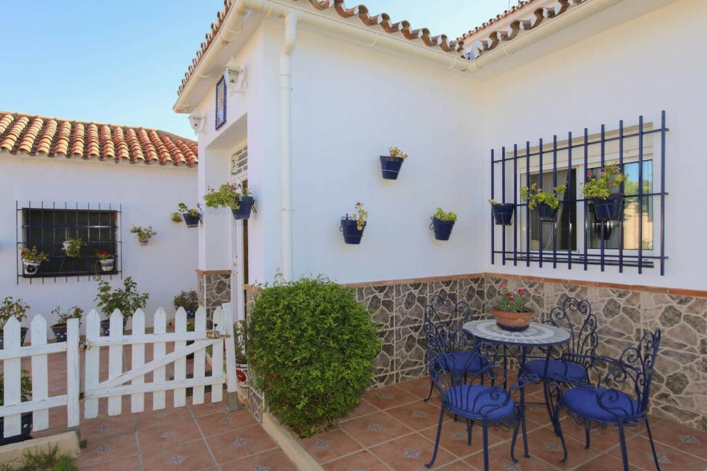 Detached Villa Alhaurín de la Torre Málaga - image 6