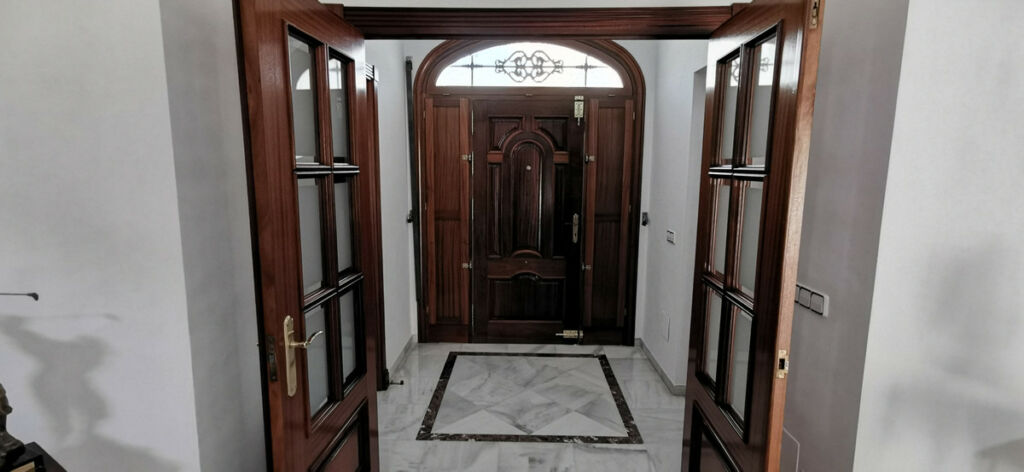 Detached Villa Estepona Málaga - image 14