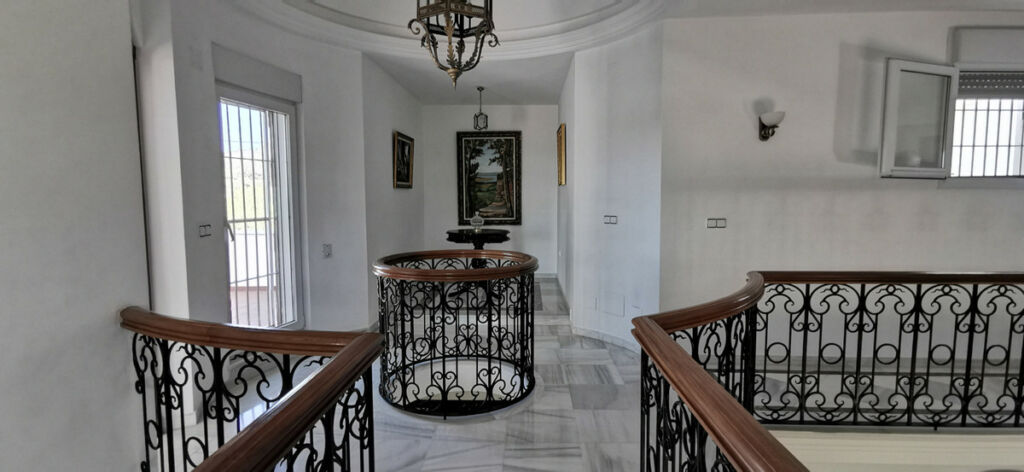 Detached Villa Estepona Málaga - image 17