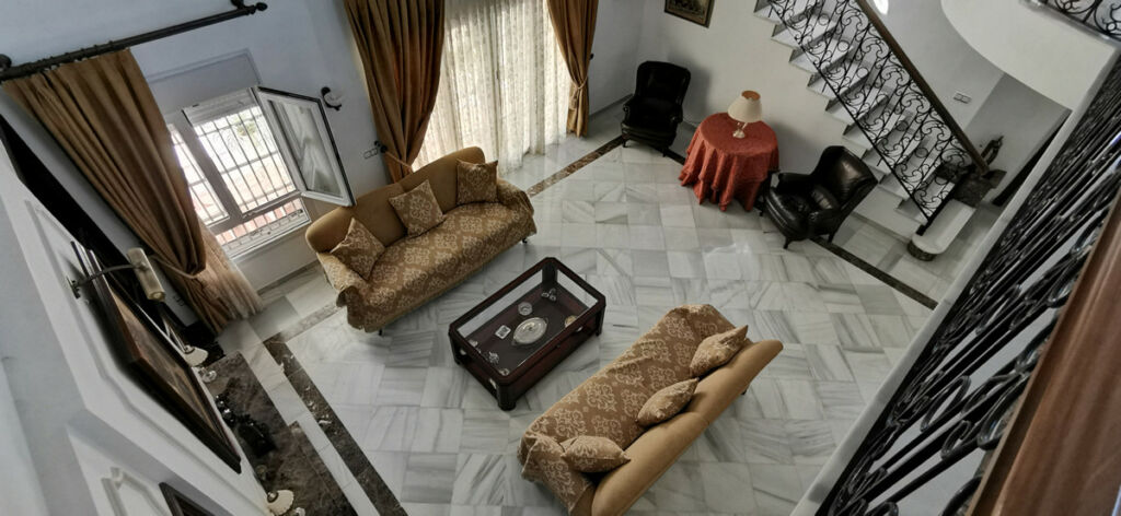 Detached Villa Estepona Málaga - image 18