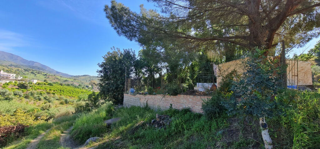 Detached Villa Tolox Málaga - image 2