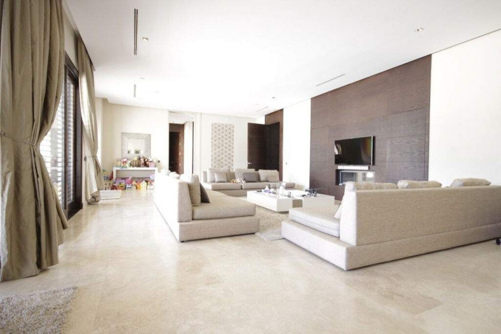 Detached Villa Guadalmina Baja Málaga - image 2