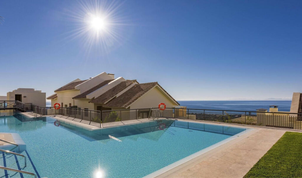 Penthouse Altos de los Monteros Málaga - image 10
