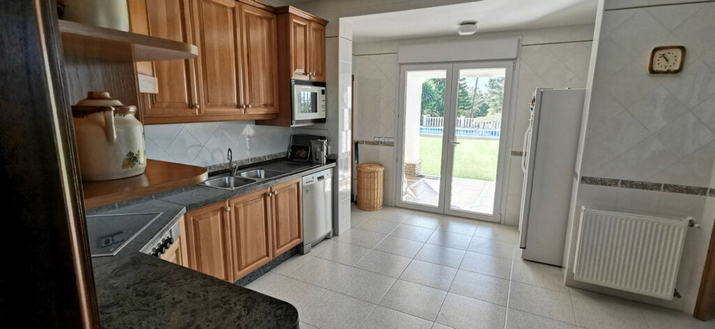 Detached Villa Estepona Málaga - image 22