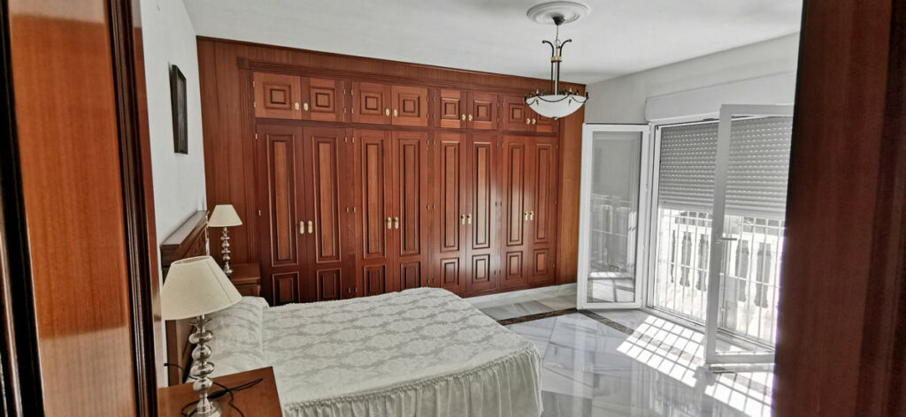 Detached Villa Estepona Málaga - image 24