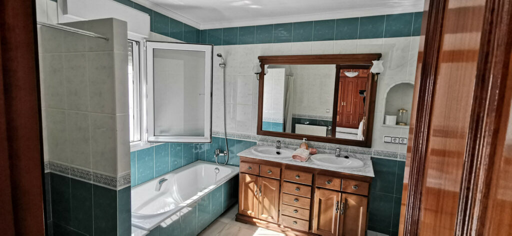 Detached Villa Estepona Málaga - image 30