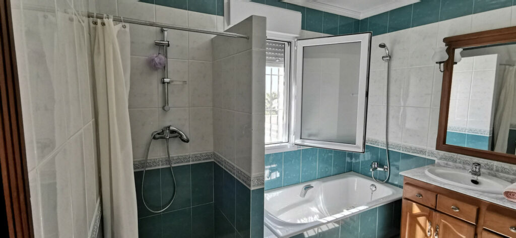 Detached Villa Estepona Málaga - image 31