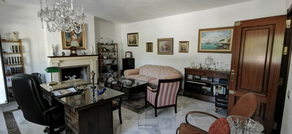 Detached Villa Estepona Málaga - image 33