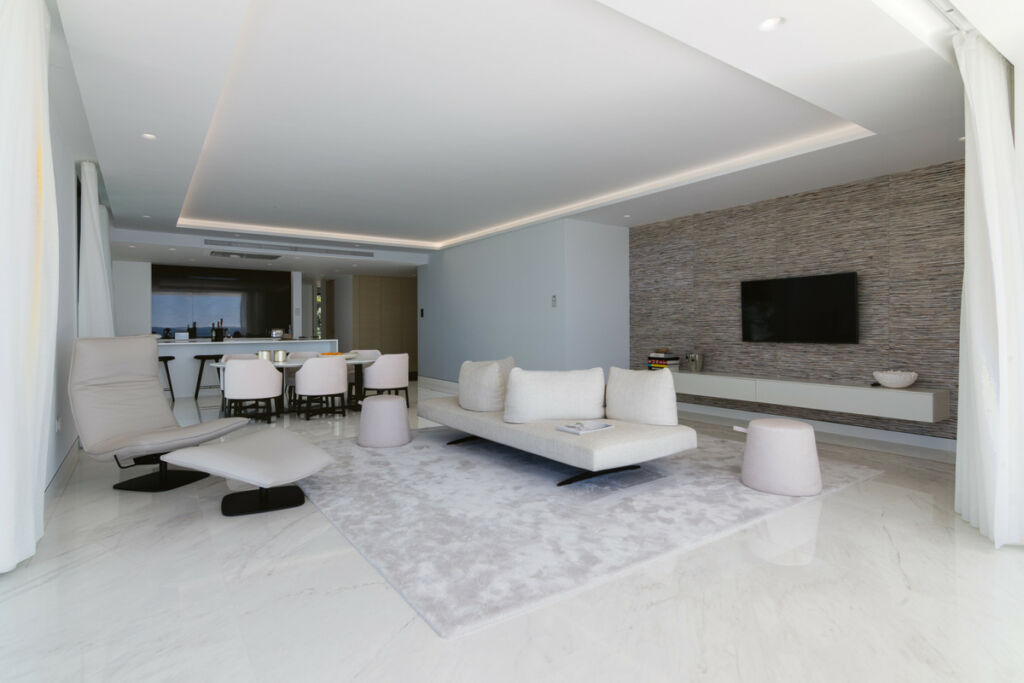 Middle Floor Apartment Estepona Málaga - image 4