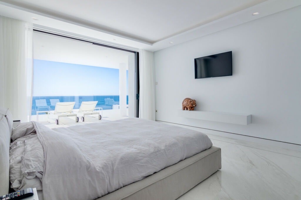 Middle Floor Apartment Estepona Málaga - image 6