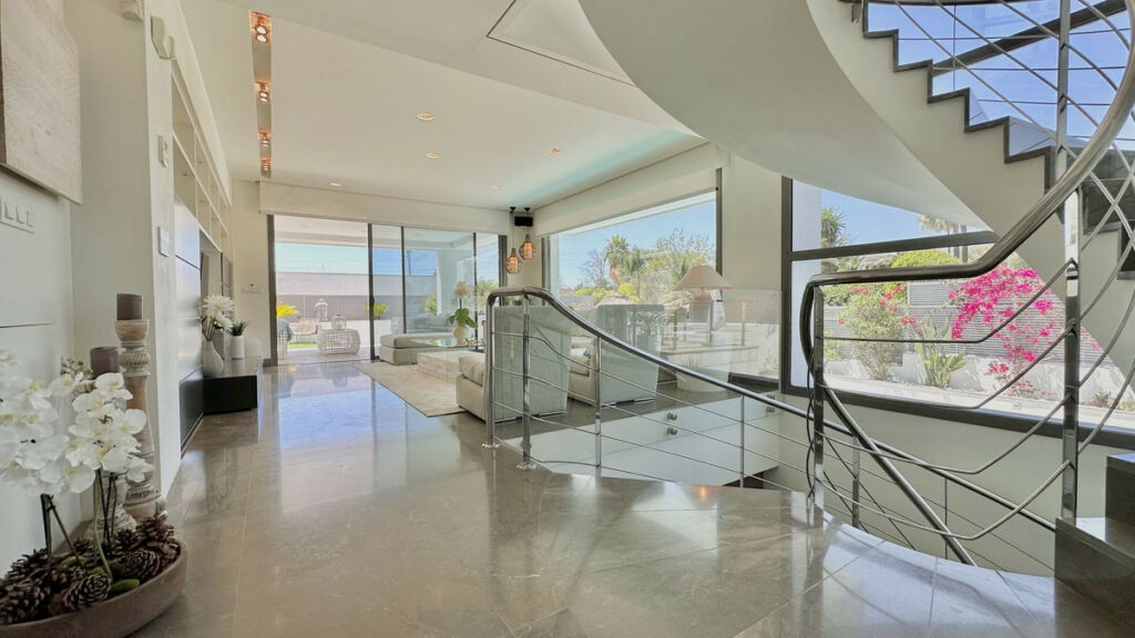 Detached Villa Nagüeles Málaga - image 10