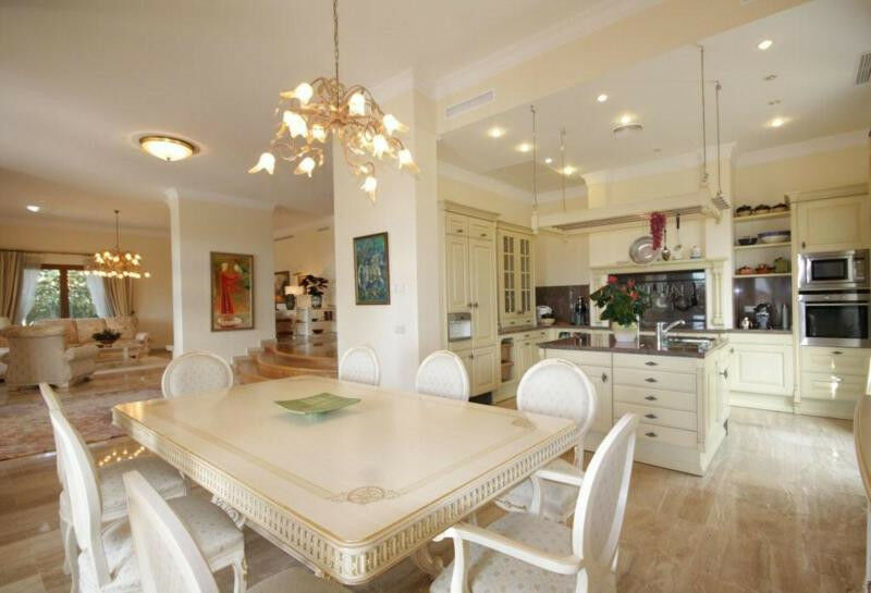 Detached Villa Sierra Blanca Málaga - image 10