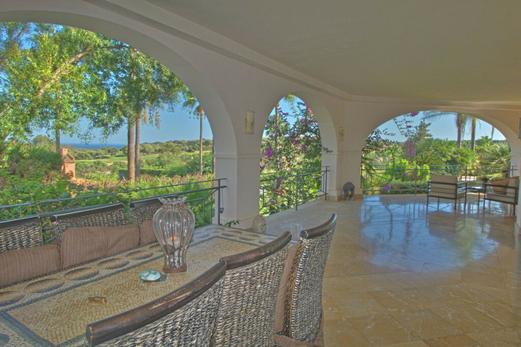Detached Villa Sotogrande Alto Cádiz - image 11