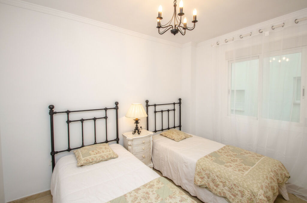 Middle Floor Apartment Puerto Banús Málaga - image 11