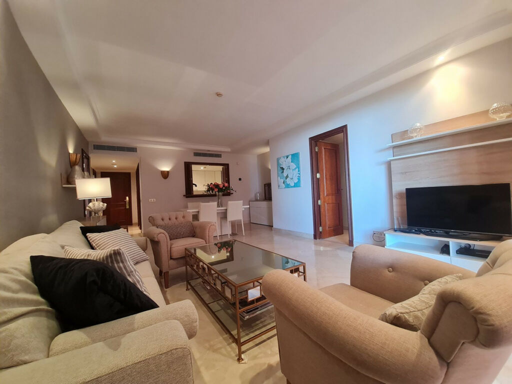 Middle Floor Apartment Estepona Málaga - image 11