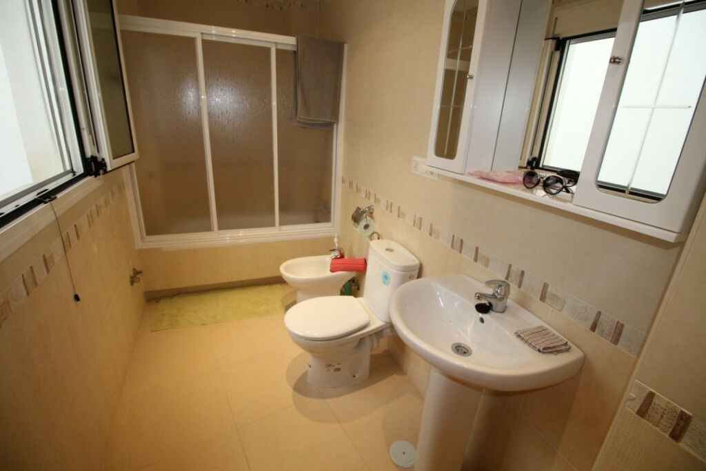 Semi-Detached House Árchez Málaga - image 12