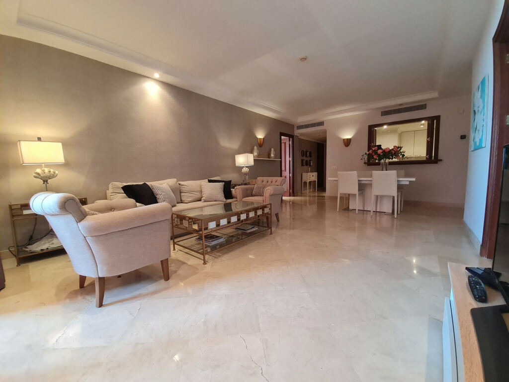 Middle Floor Apartment Estepona Málaga - image 12