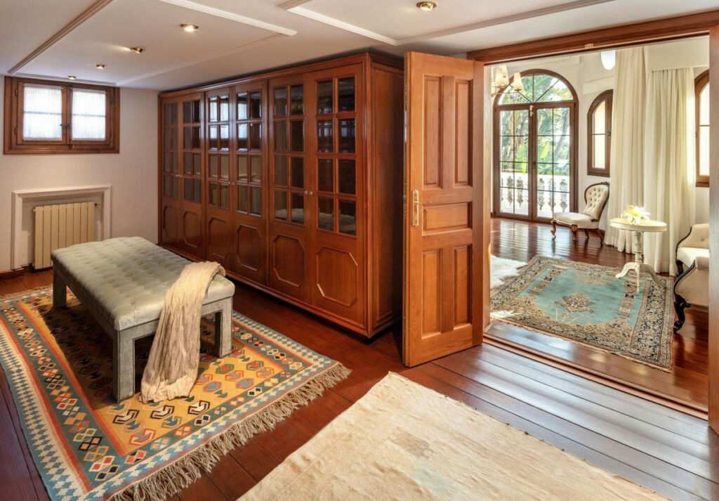 Detached Villa Sierra Blanca Málaga - image 13