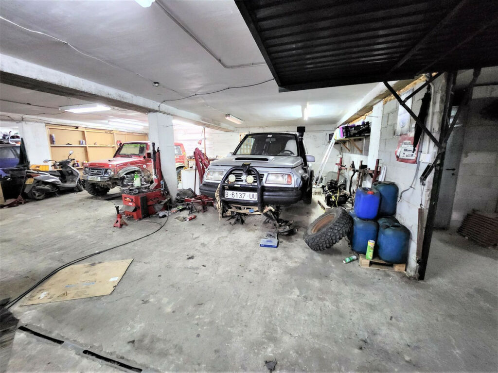 Garage Manilva Málaga - image 13