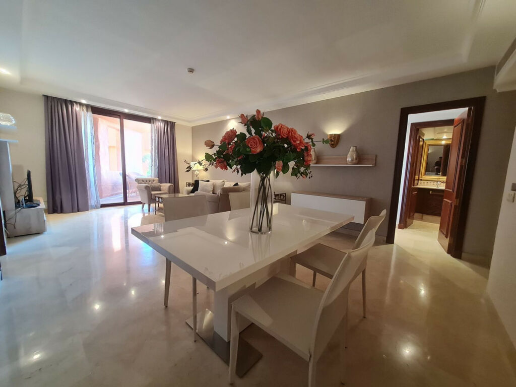 Middle Floor Apartment Estepona Málaga - image 9