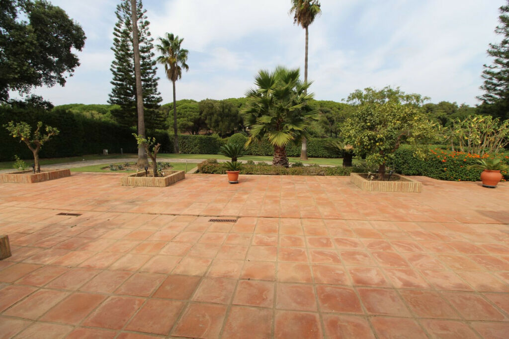Detached Villa Sotogrande Alto Cádiz - image 15