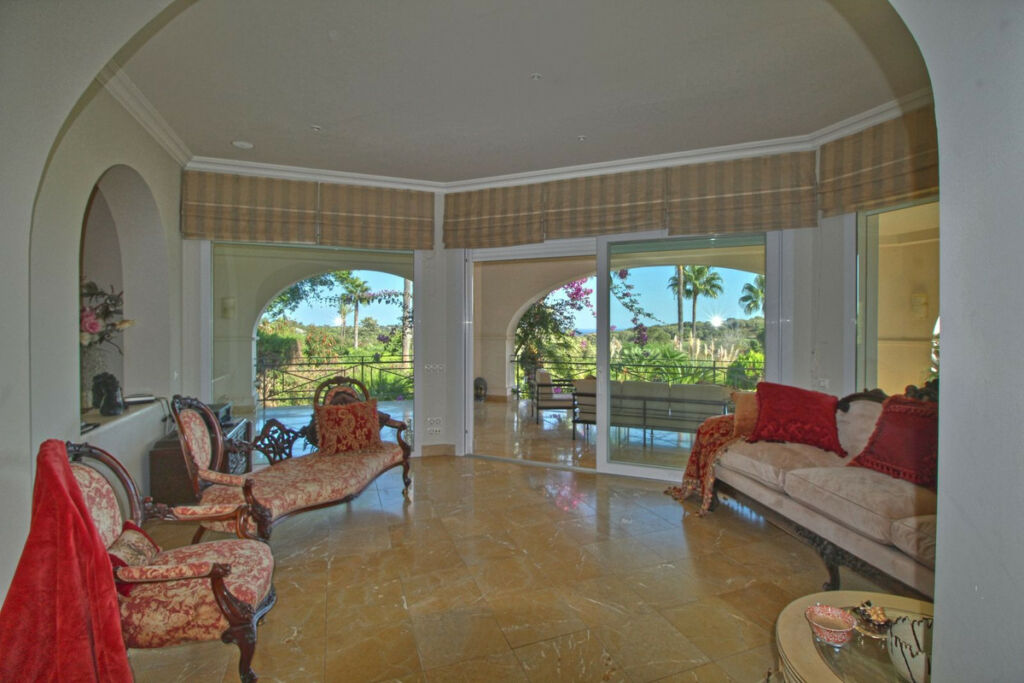 Detached Villa Sotogrande Alto Cádiz - image 15