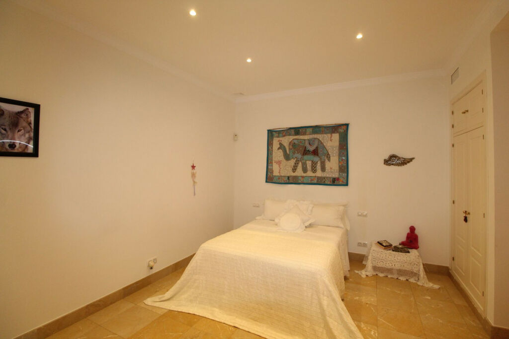 Detached Villa Sotogrande Alto Cádiz - image 17