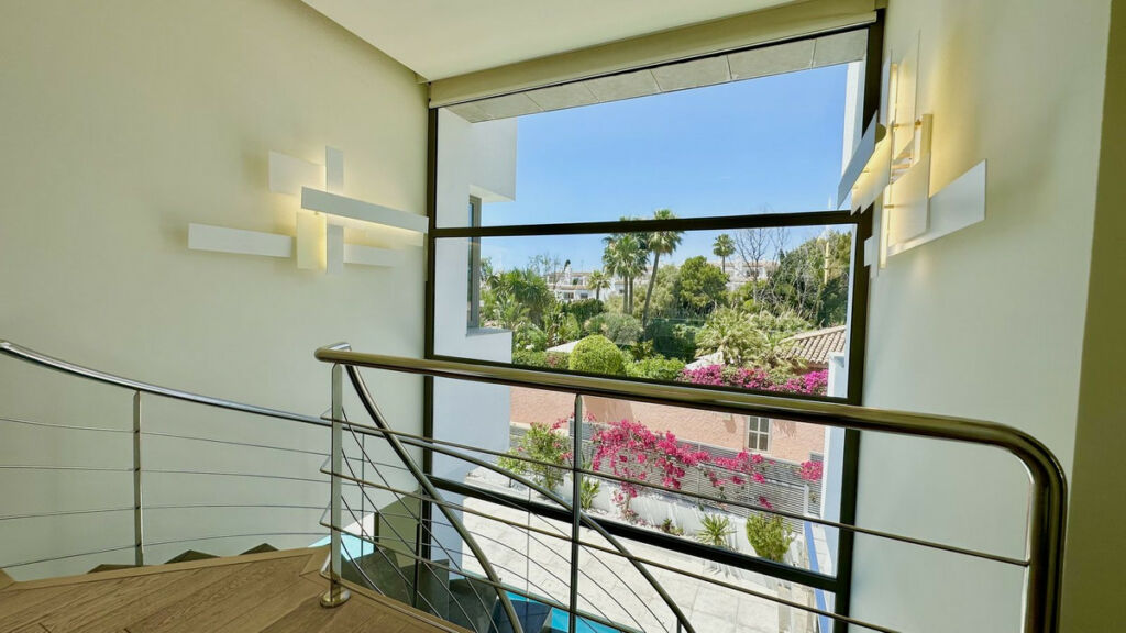 Detached Villa Nagüeles Málaga - image 18
