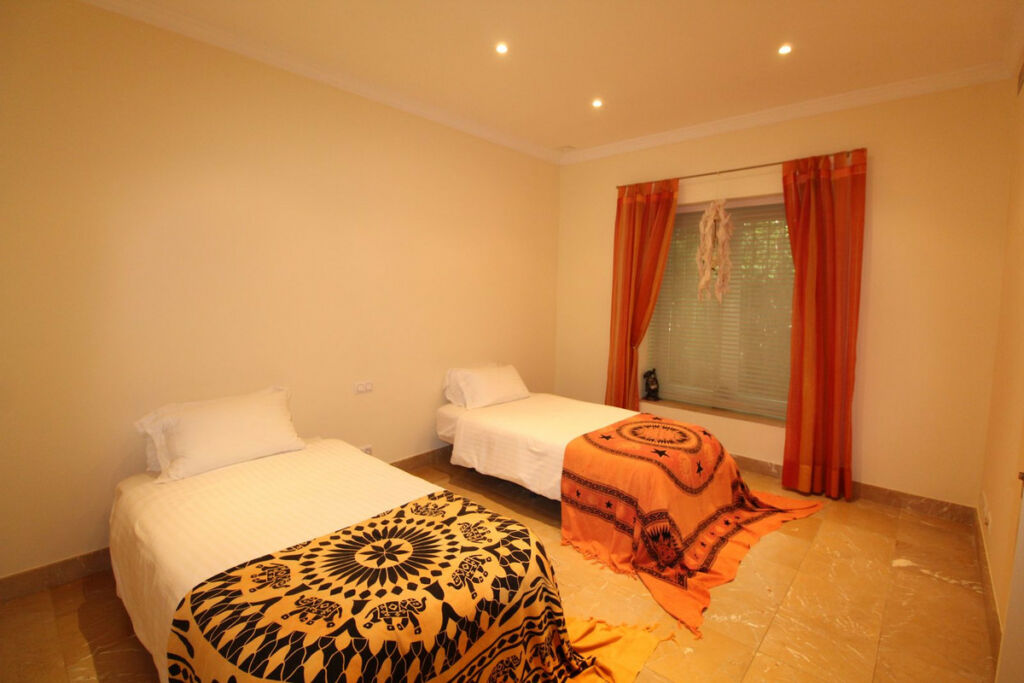 Detached Villa Sotogrande Alto Cádiz - image 18