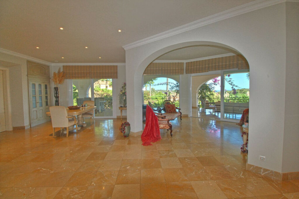 Detached Villa Sotogrande Alto Cádiz - image 19