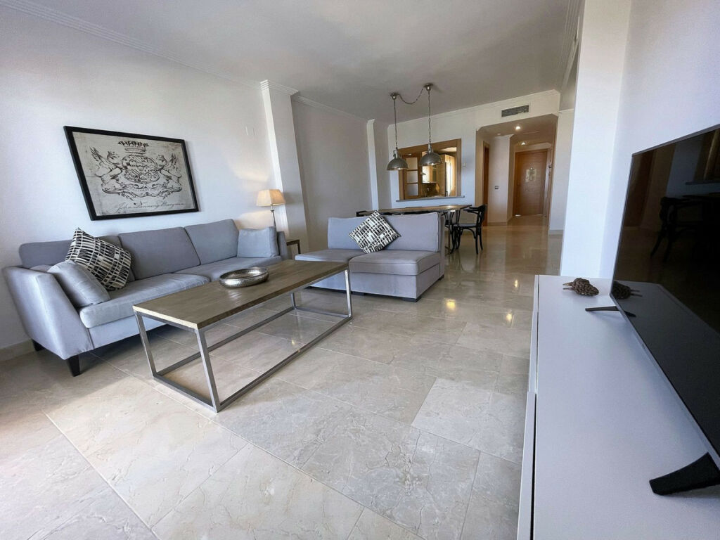 Middle Floor Apartment Benahavís Málaga - image 2