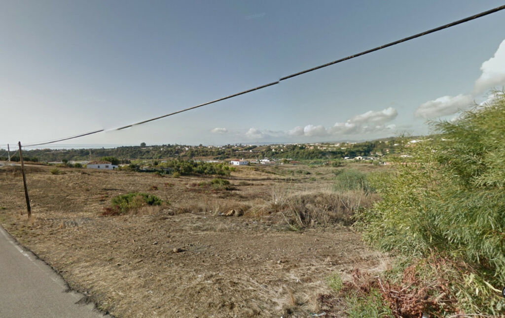 Residential Plot Estepona Málaga - image 2