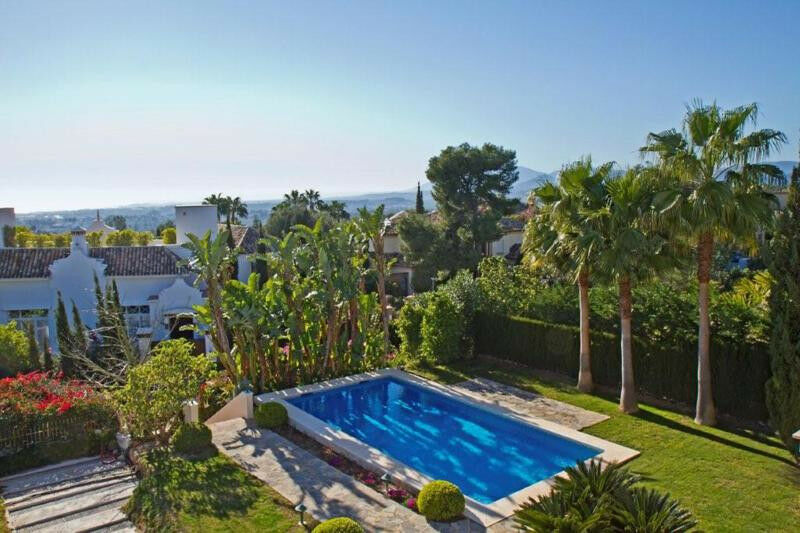 Detached Villa Sierra Blanca Málaga - image 2