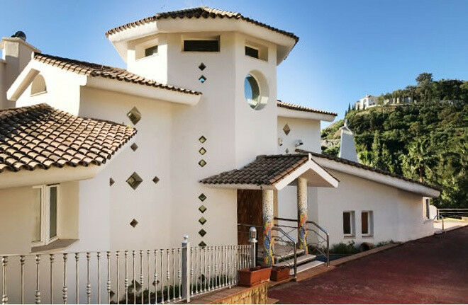 Detached Villa Los Almendros Málaga - image 2