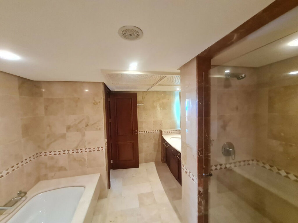 Middle Floor Apartment Estepona Málaga - image 19