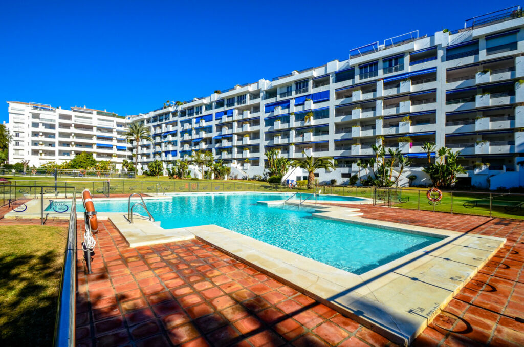 Middle Floor Apartment Puerto Banús Málaga - image 20