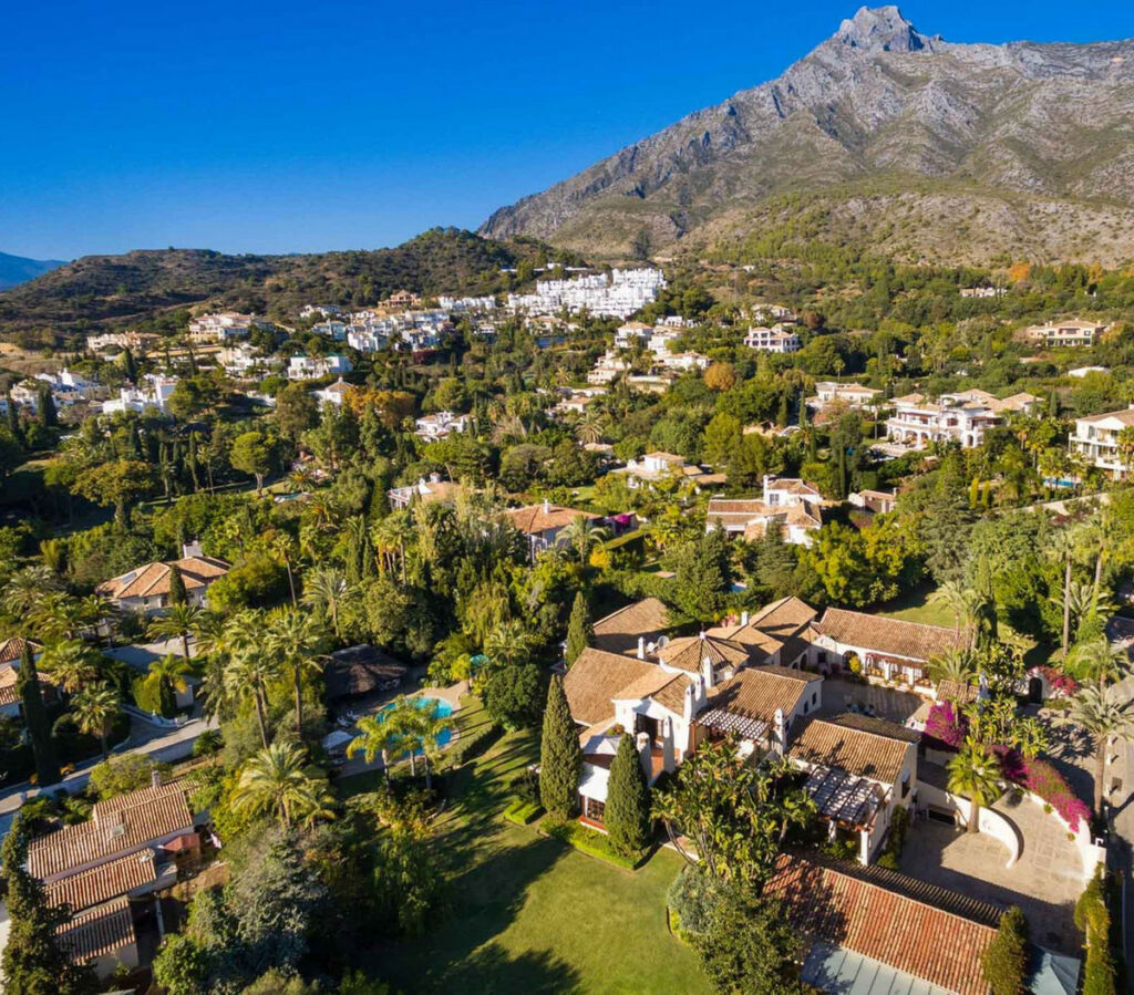Detached Villa Sierra Blanca Málaga - image 22