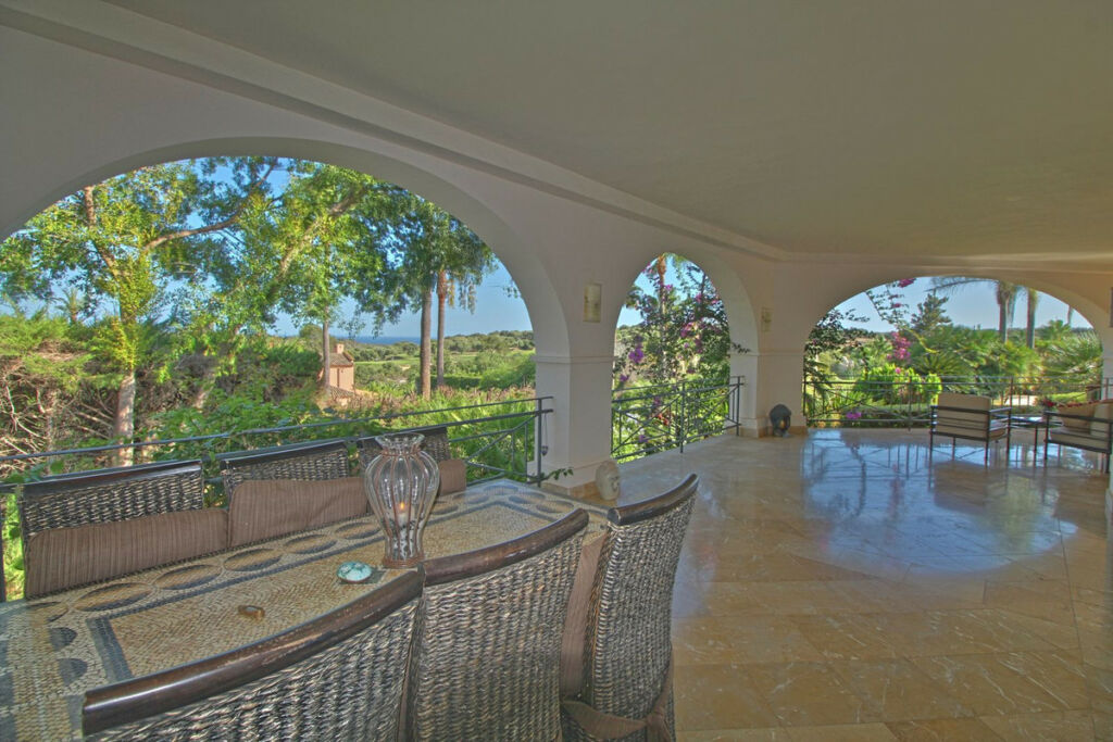 Detached Villa Sotogrande Alto Cádiz - image 23