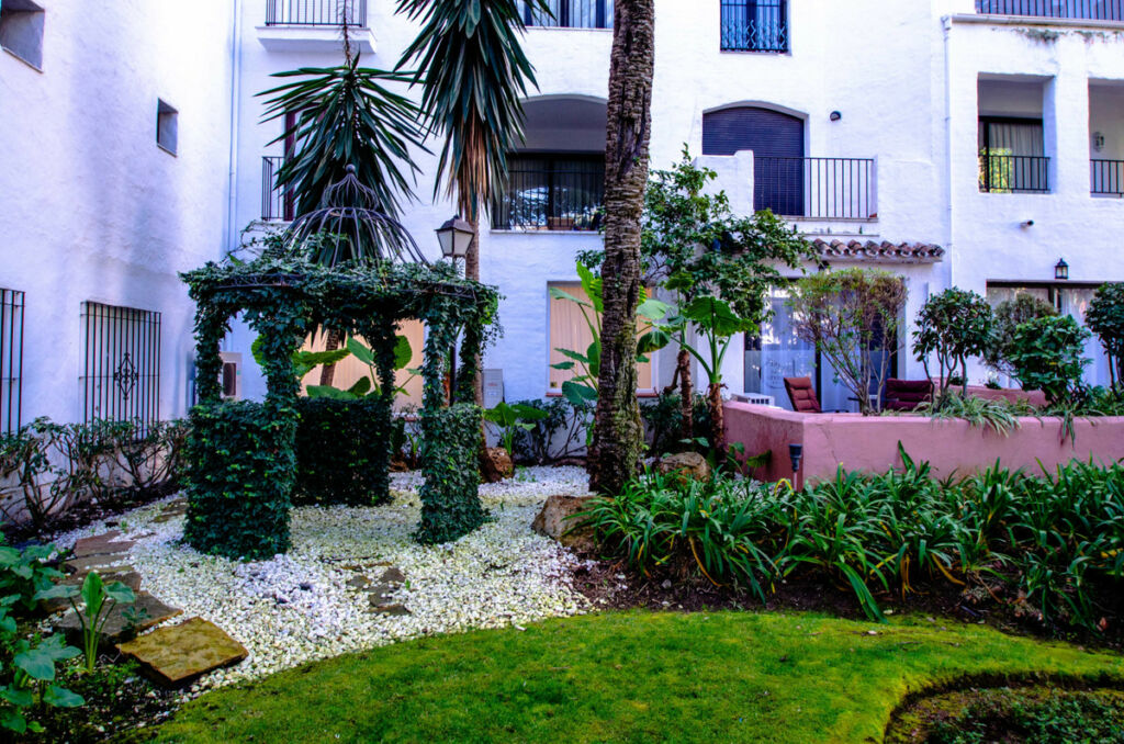 Middle Floor Apartment Puerto Banús Málaga - image 23