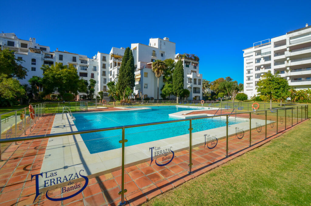 Middle Floor Apartment Puerto Banús Málaga - image 25