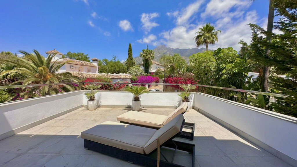 Detached Villa Nagüeles Málaga - image 26