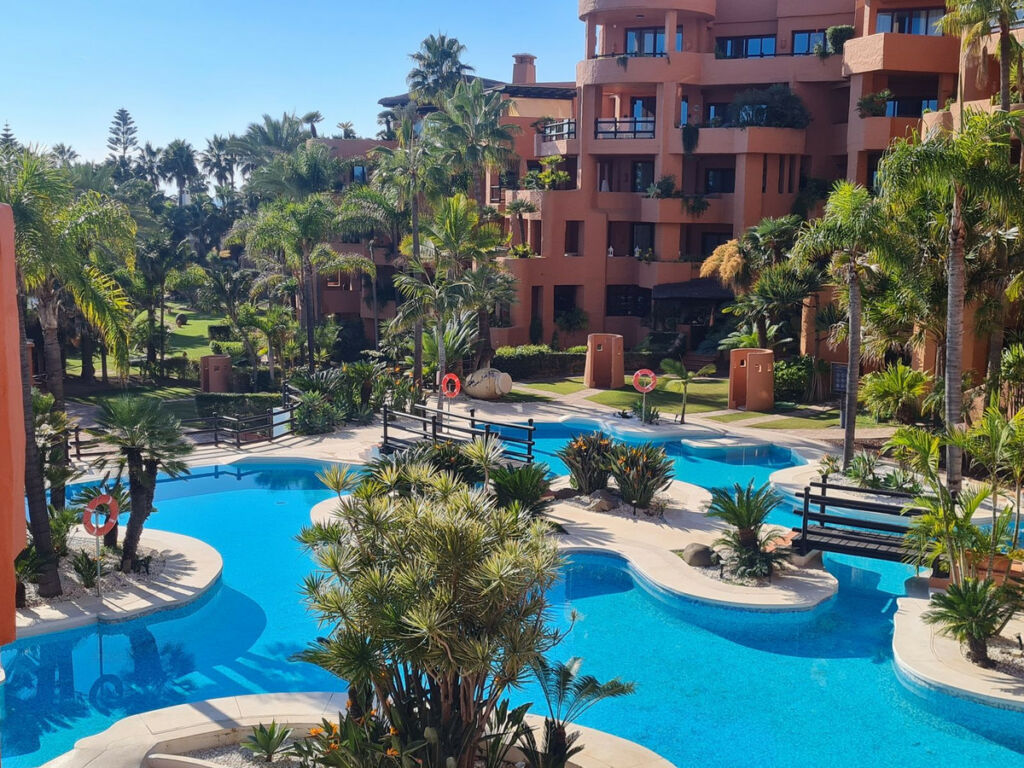 Middle Floor Apartment Estepona Málaga - image 24