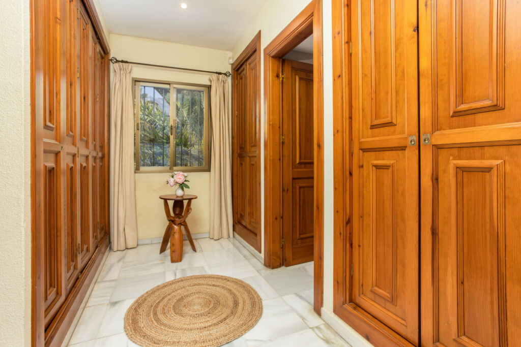 Detached Villa Marbella Málaga - image 28