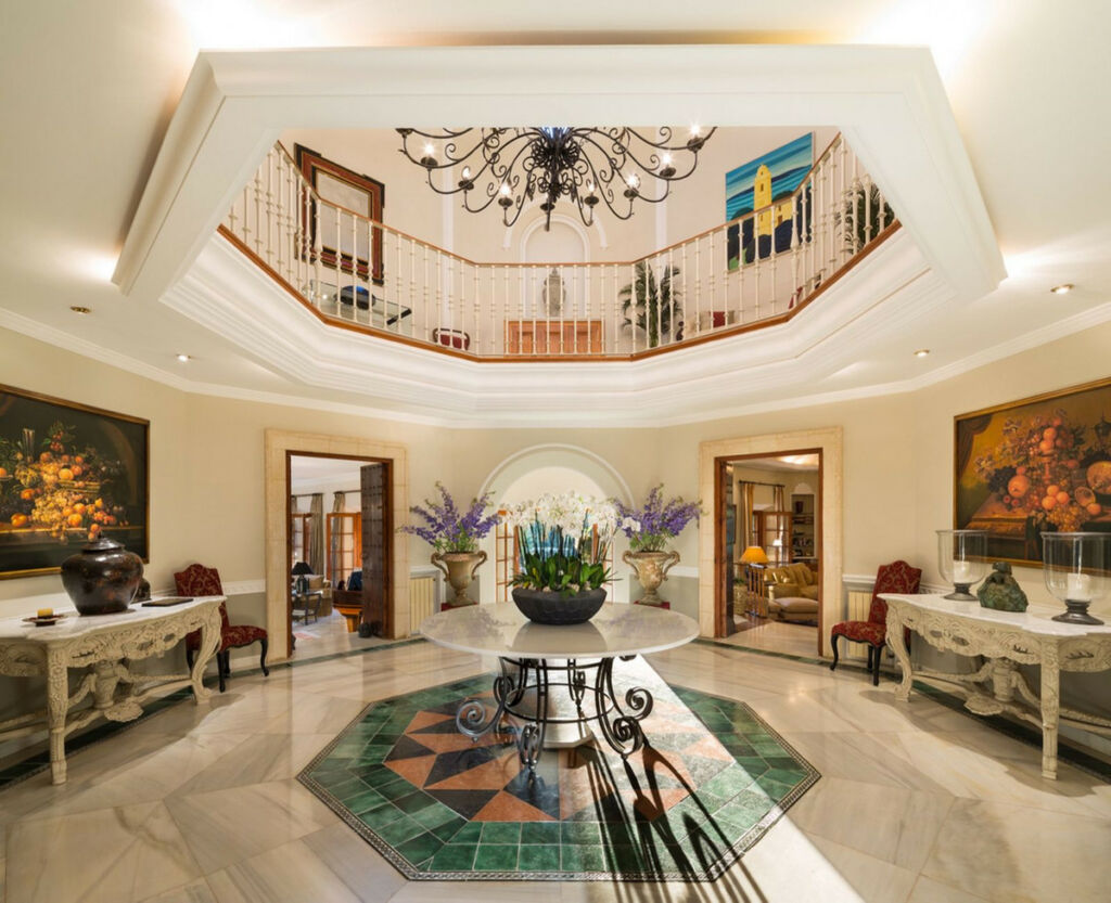 Detached Villa Sierra Blanca Málaga - image 3