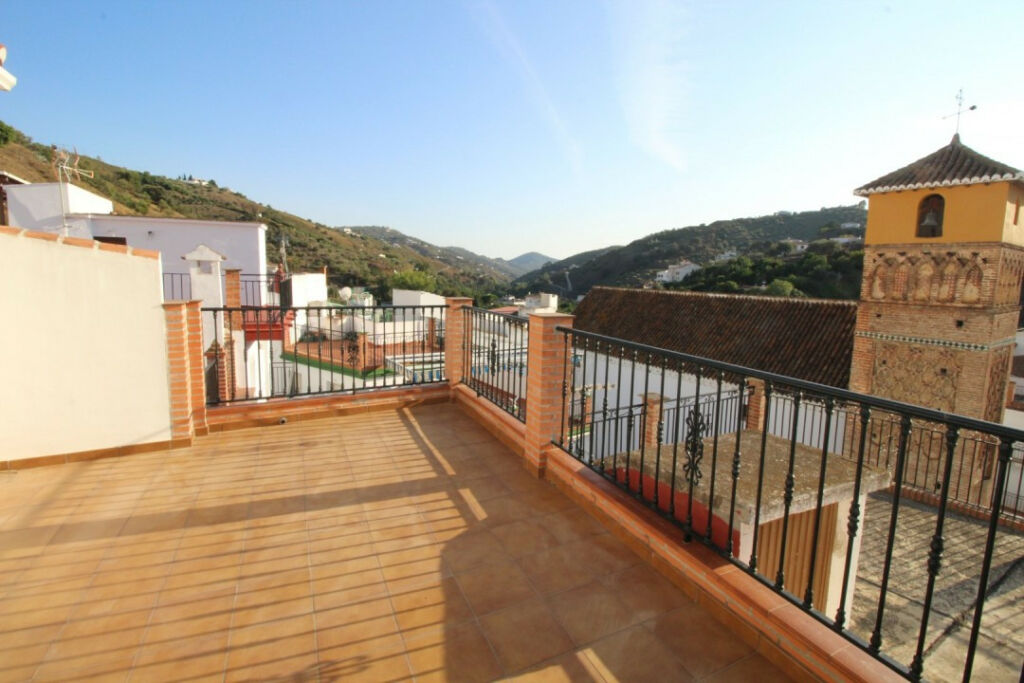 Semi-Detached House Árchez Málaga - image 3