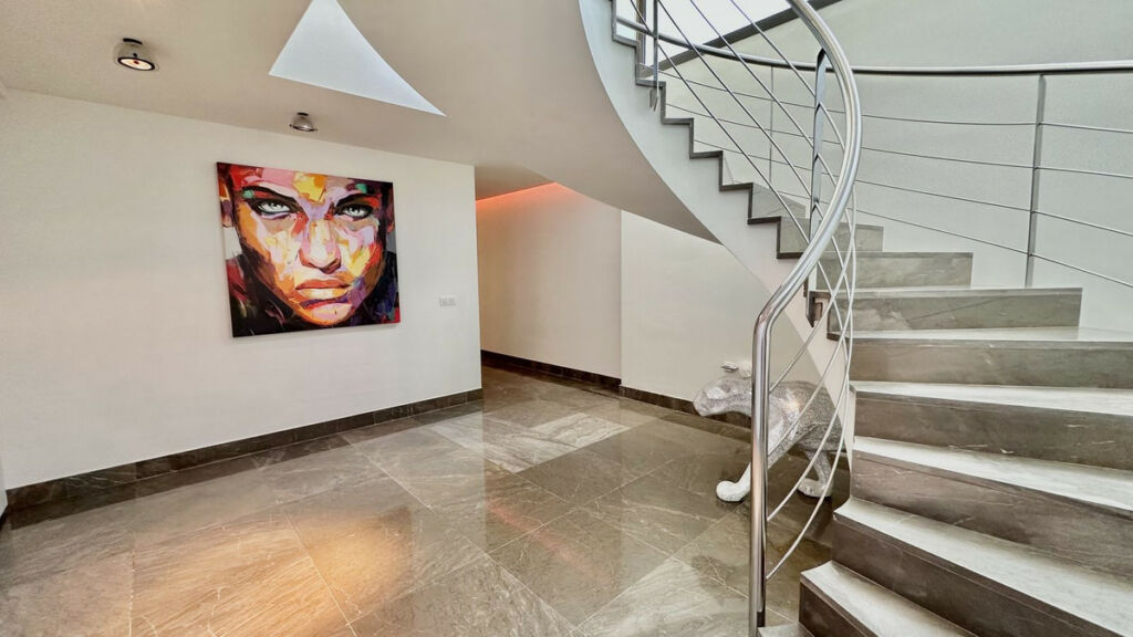 Detached Villa Nagüeles Málaga - image 31